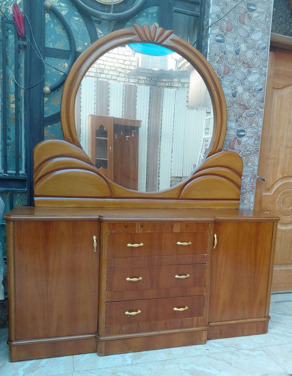 غرفه نوم ام السته طابق واحد تسكام دنك زان زاويه ارتفاع الكنتور مع مندر هديه عنوانه كوت حي الجهاد شارع النجارين نجارة ومعرض الحجامي الاتصال او مراسلة الصفحه ***********
