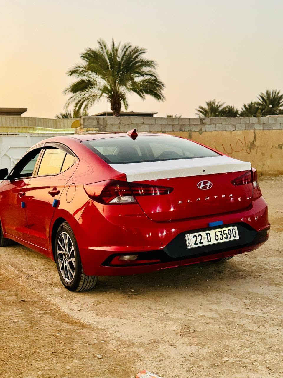 السلام عليكم 
النترا 2020🚗
لون .احمر
رقم اربيل جديد  باسمي 
وارد امريكي .قطعتين 🇺🇸
مكينة .2000 .دوش 
گير AT
ويل كب 
تخم تاير جديد 🛞
صدر امام خلفي جديد 
رادار امامي 
مثبت سرعة
تحديد مسار 
حساس بالمري 
شاشة بلاديه تدعم كار بلي 
كاميرا خلفية
مكينة خير من الله 
كهرباء كلها شغالة ⚡️
تبريد ثلج ❄️
لايت زينون عدسة
سيارة تخبل متذب عليها شيء
الاتصال واتس اب ***********
واسط .دبوني
