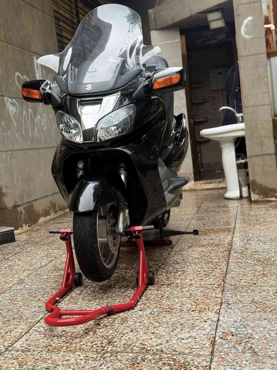 للبيع مكان بغداد مكفوله
ماشيه 12 ألف مري شفط ***********
