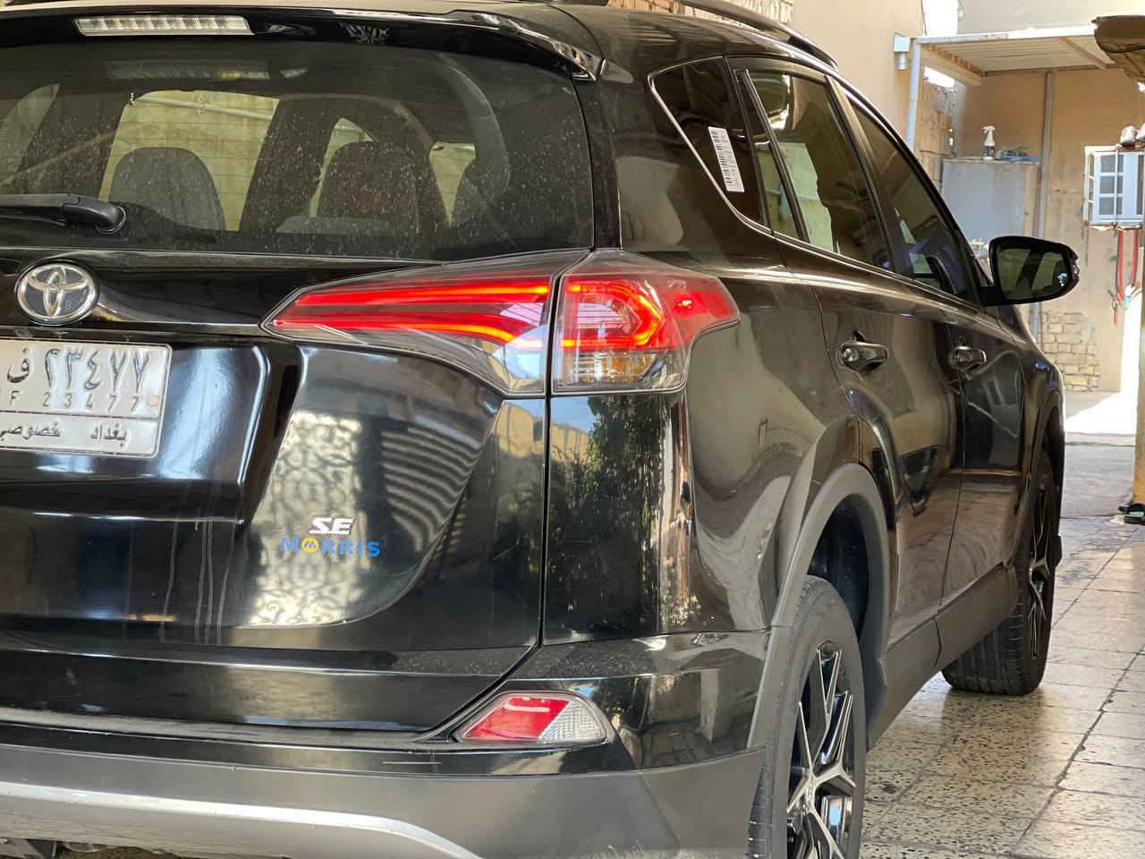 سلام عليكم للبيع فقط راف فور 2018 SE امريكي حادثهه موضح بلصور ولبلقي كله كفاله
.السياره فول مواصفات للأخير 
.رادارات جانبيه 
.كامره دواره 
.تدفئه كشنات 
.كرسي كهرباء
.فتحه سقف 
.صندوك كهرباء 
.بصمه 
ولمواصفات الباقيه معروفه 
.سياره ماشيه 147000km
سياره جديده بمعنه الكلمه كامله من اي نقص 
.كير محرك كفاله عامه 
.صدر باتري جديد 
مكانهه بغداد الزعفرانية 
للاتصال (***********)
سعرهه 170$ قفل مابيهه مجال
