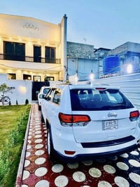 كراند شيروكي لاريدو • ٢٠٢٠ • ٦ سلندر ٣٦٠٠