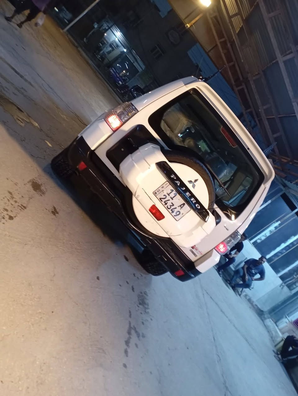 السلام عليكم
————————-
باجيرو 2008 حبتور 
رقم بغداد انكليزي باسمي تحويل ثاني يوم 
———————————————
مواصفات 
١- فتحة 
٢- شاشة كأمره 
٣- كشنات جلد + كهرباء 
٤- تبريد ٣ قطع 
٥- مري شفط 
٦- فور ويل 
باقي مواصفات المعروفة 
———————————————————
سياره مكفوله بدون حادث بية صبغ 2 قطع طخت تكتك  بدون اي دواخل وعلى الفحص بدون ايرباك سياره جاهزه بدون اي نقص بية ملاحظه بسيطة جدا فقط
+ موجود السونار مالها 
 
————————————————————————-
السعر:-115 بي مجال بسيط
مكانه :- بغداد الجديده
***********
