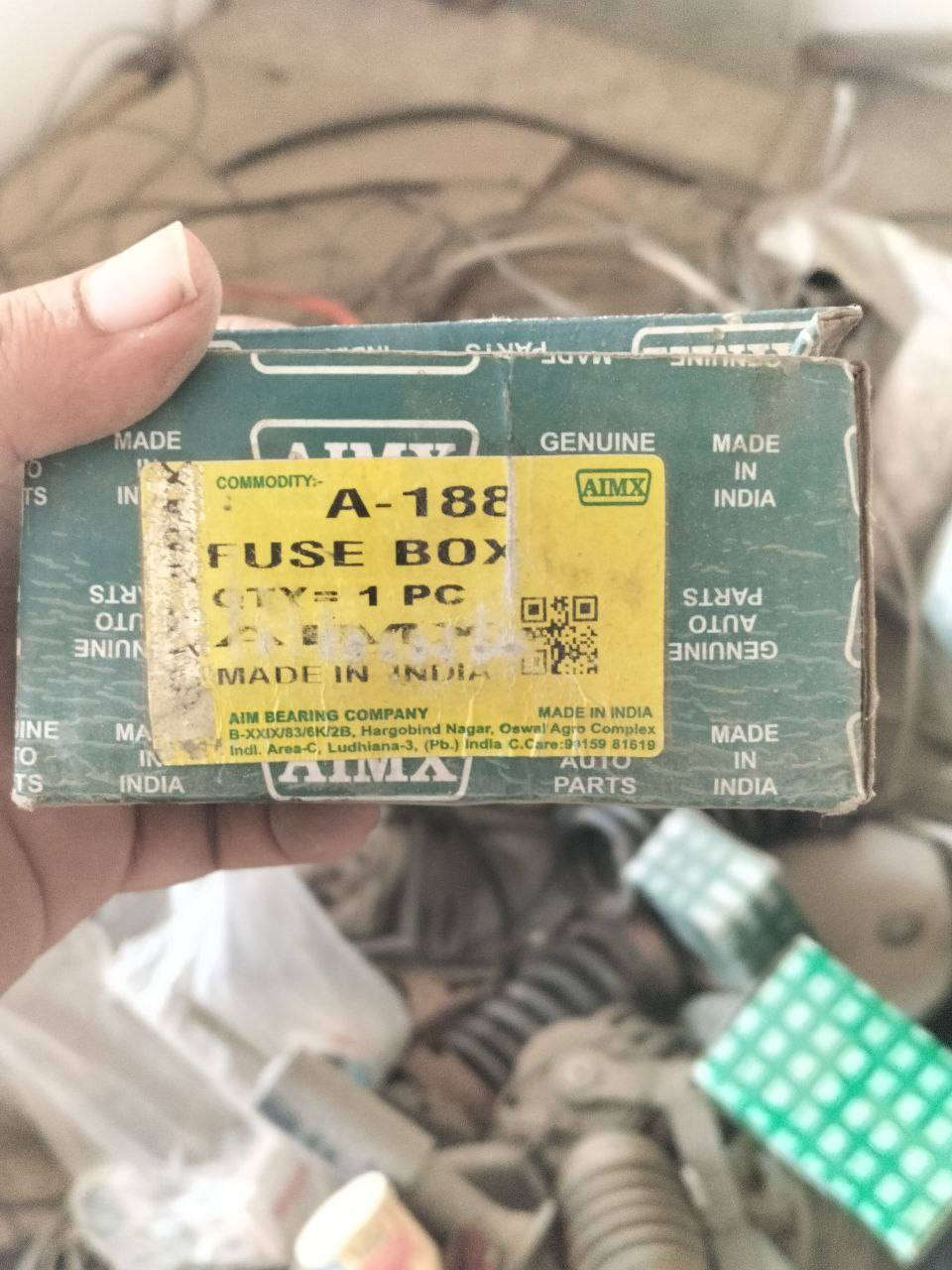 كابريتر جديدة غير مستعملة .موديل 20 
مع قاعدة فيوزات غير مستخدمة .مكاني بغداد. شراي اتصل .***********
