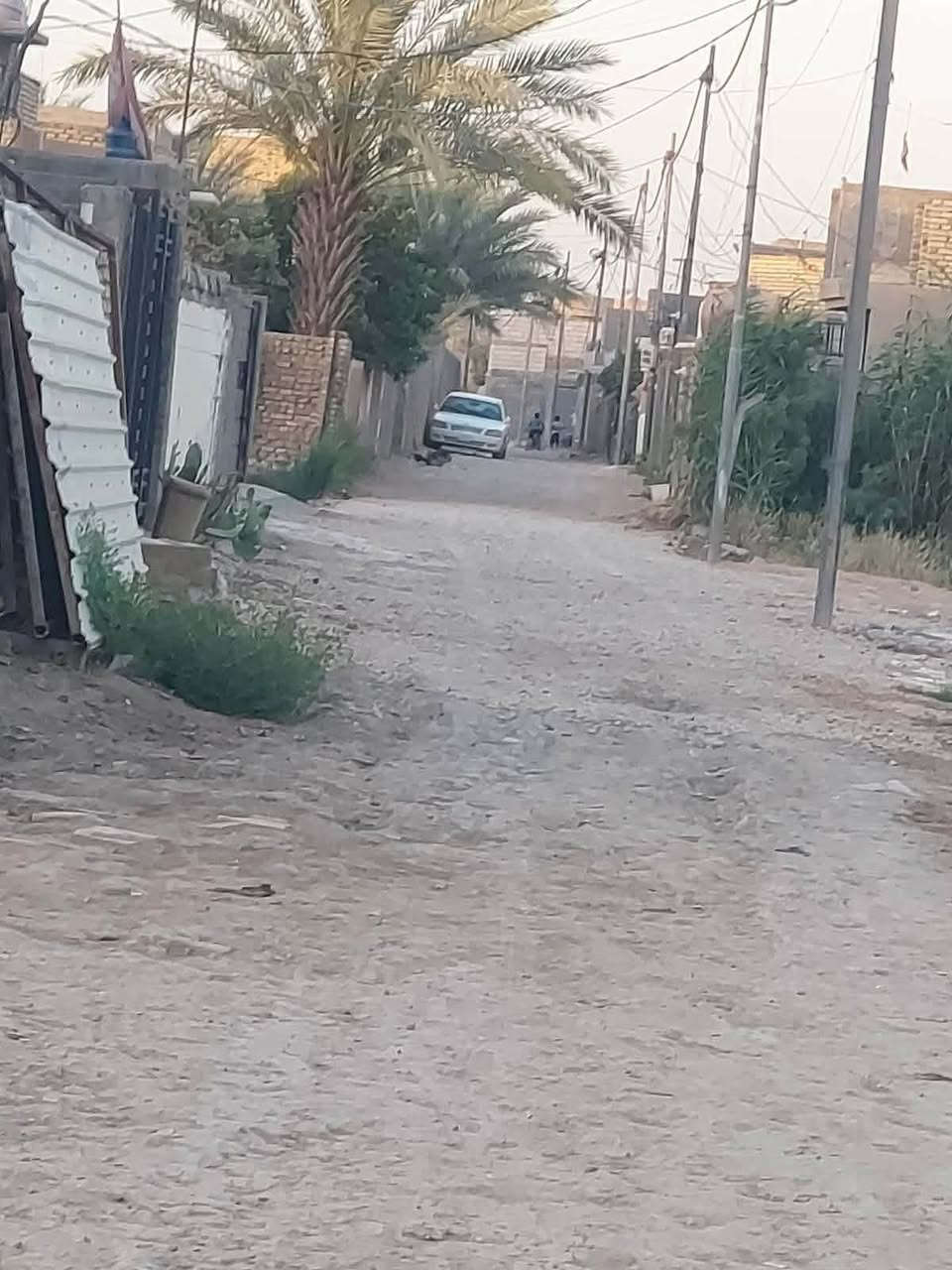 قطعة ارض للبيع مساحه ٣٠٠متر 
طابو زراعي سند٢٥حي سكني خدمات كامله
ماء اساله كهرباء ظفيرة إنترنيت ضؤي
العنوان الحله ورديه سيف سعد مقابل 
معمل ابو كيره الاتصال على رقم

***********
