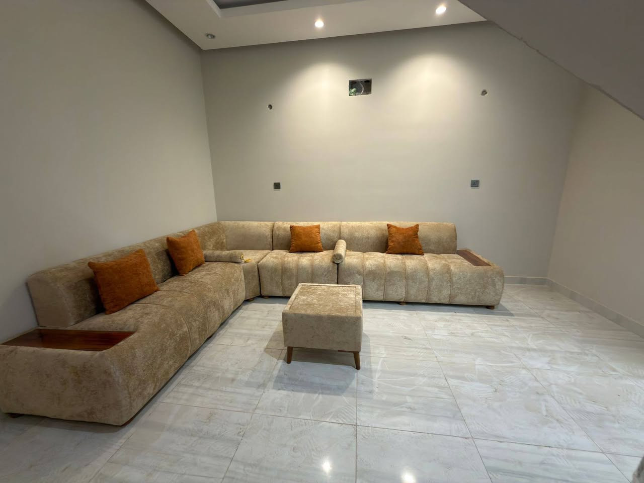 كورنر قياس 3 متر ب 2 ونص متر
جديد تفصال شغل عراقي مستخدم شهر 
ب 800 الف سعره


**إذا كنت صاحب هذا الإعلان وتريد حذفه لأي سبب، رجاءا أرسل رسالة إلى الدعم الفني**