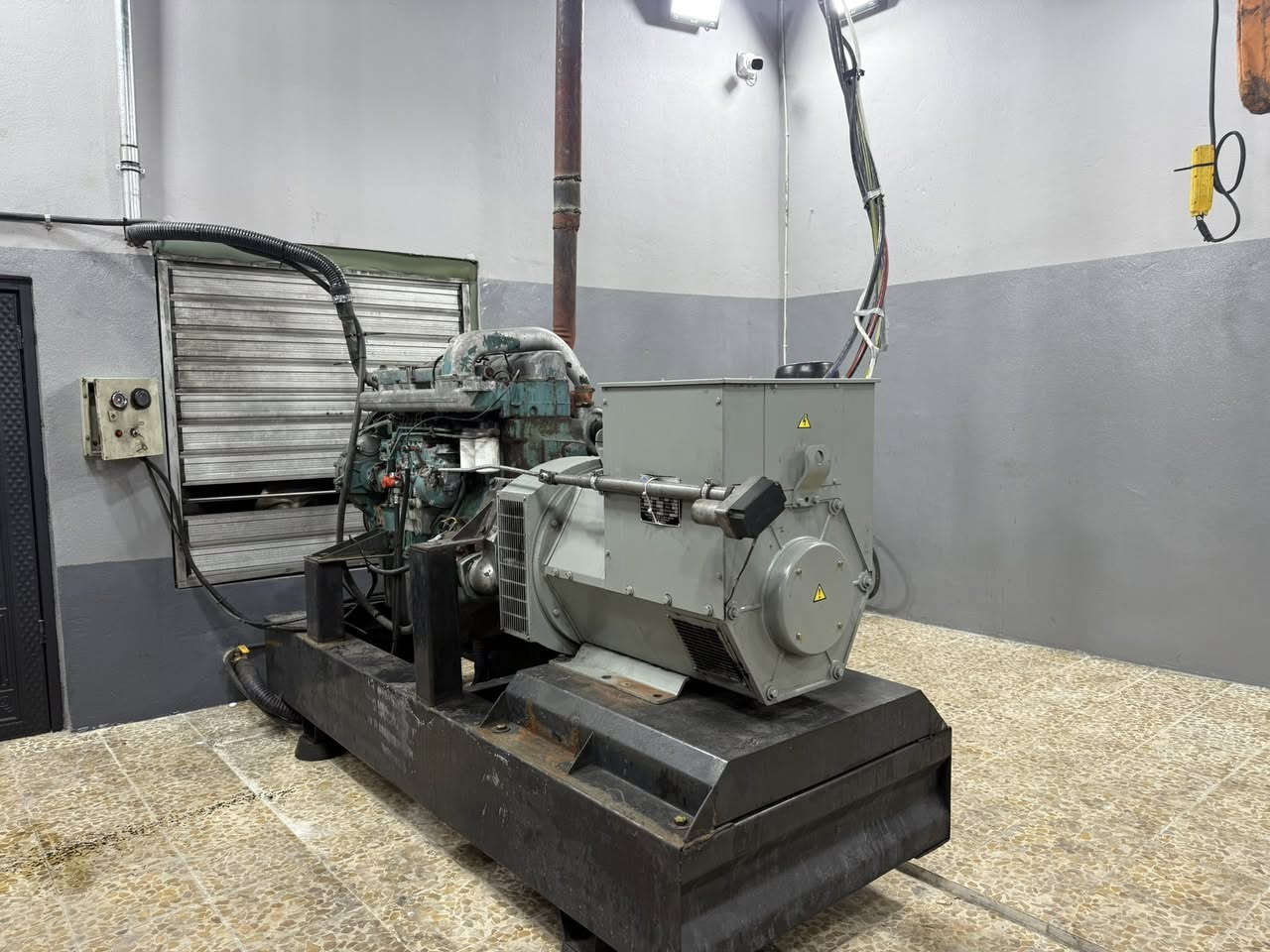 سلام عليكم ورحمة الله وبركاته 

موقع للبيع في موصل منطقة قوسيات 
موقع كامل متكامل  مابيه اي نقص الحمل 1600امبير قابل للزيادة نظام بوردات خارجيه 
مع اربع محركات 100% نظافه مع كرت كاز ….الموقع كاتم 🔇 ….وتبريد مبردات عاصفة عدد 2مع حوض تبريد كما موضح بصورة 
الاستفسار و التواصل عن الموقع الاتصال ‬على الارقام٠‬ 

‭📱٠٧٧٤ ٠٩٢ ٠٩٥١‬

📱‭٠٧٥١ ٠٢٧ ١١٢٦‬
