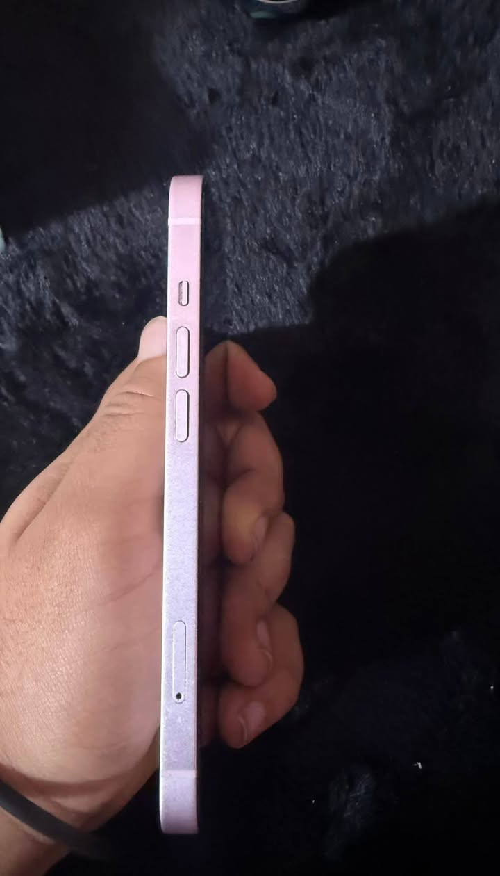 السلام عليكم اخوان ايفون 13عادي لون وردي ذاكرة 128
وبطاريته 77 الجهاز حاله حال الجديد والجهاز لا مفتوح ولا مكسور 
وشرط الفحص والجهاز نظيف الى ابعد حد وسعره375
واتساب 
***********
يوجد توصيل 
مكان بغداد
