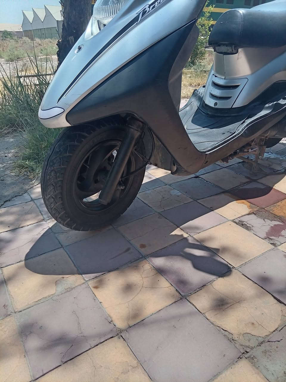 بريز نوزل بلادي أوراق موجودة بيه شويه صوت ٦٥٠ سعرها *********** الشالجيه قرب ملعب الزوراء
