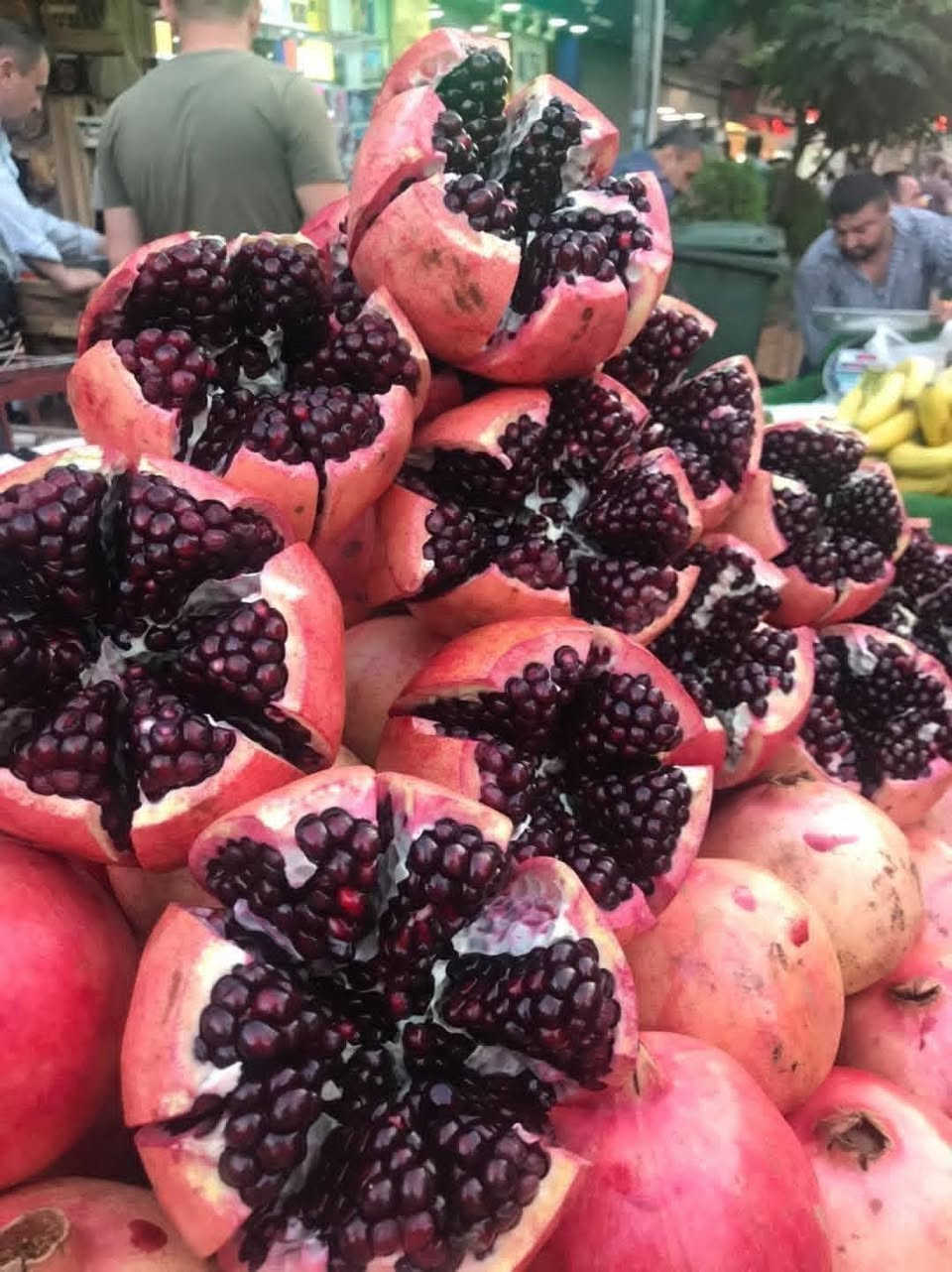 السلام وعليكم 
متوفر اقلام كميات 
اقلام رمان سليمي سعر الف قلم 150الف
رجع توفر اقلام الجوري العراقي العطري  7الوان سعر الف قلم 200 الف 
المكان ديالى *********** واتساب
