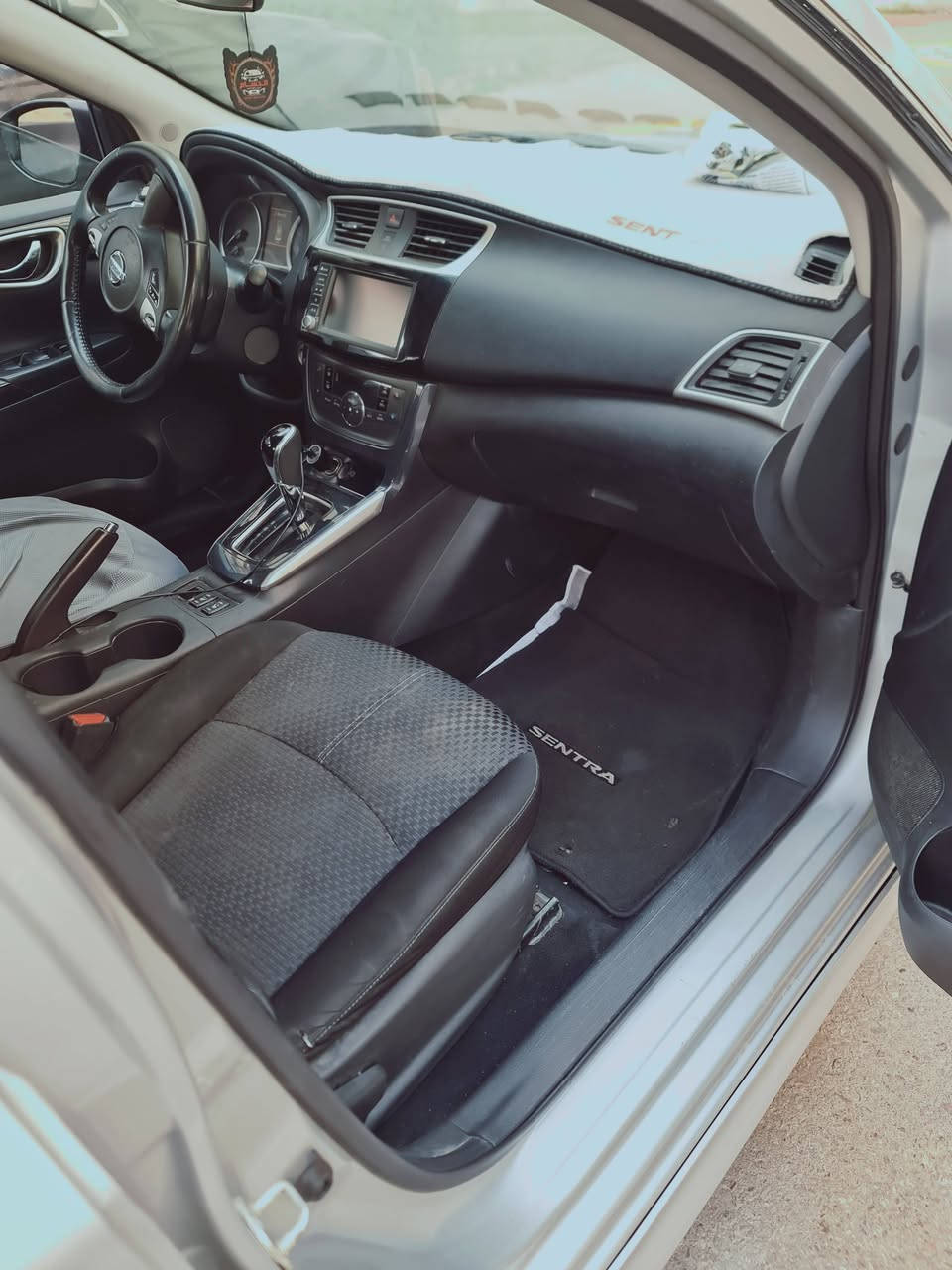 نيسان سنترا
تفاصيل بصور 
***********
