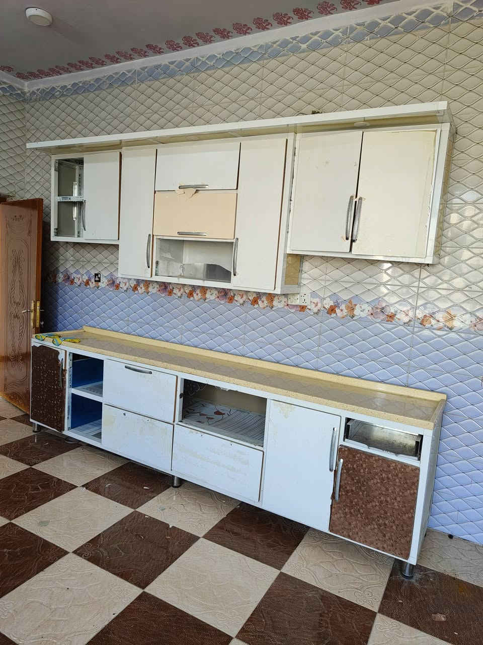 سلام عليكم....
كاونتر للبيع شغل درجة أولى بس يحتاج شوية ترتيب..
***********
