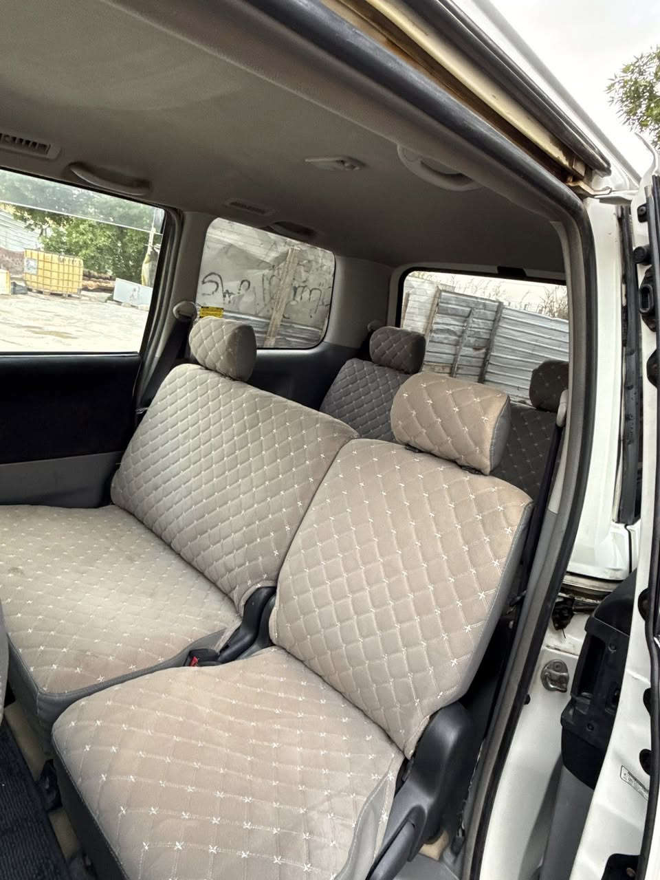 السلام عليكم للبيع تيوتا فوكسي ياباني مديل 2005 اصل رقم بصره تحويل بي وقت سنويه لل27 مشروع وطني سياره كفاله ضربه كصه نقل جثه كفاله جميع الاصوليات سياره حته صبغ مابيه سياره حته الدعاميات البلاديه فول مواصفات S شاشه تحكم ستيرن كامره حساسات تخريج هوها تبريد تلث قطع اشاير بل مرايه مرايات شفط امرايات تنكلب بل بك لايت وبك لايت كرستال بيبان كهربائي وشفط 
جاهزه ماناقصه شي تخم تاير جديد امس شاده مكينه كير جدد باتري جديد سستم سماعات ومضخمات يدات نيكل جاهزه وجديده واحله من الصور السعر 98 وبيه مجال هـ *********** عنواني بصره الحيانيه
