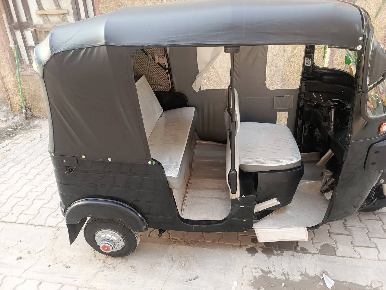 السلام عليكم تكتك موديل 18 شهر 3 وراق سبعه كاملات  وراق مصطفى بكان بغداد  حي نصر مصبوغه صبغ عام رقم هاتف ***********
