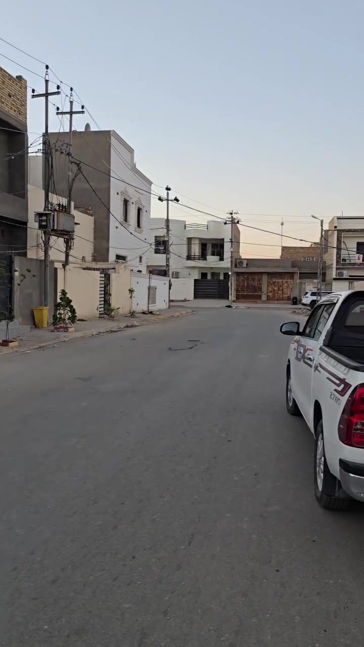 للبيع .. قطعة أرض ١٠٠م  حي الجامعه .. بأبعاد 
١٠×١٠ .. ركن وتقع على شارع بعرض ١٥م 

للاستفسار مراجعه مكتب ميثم للاستثمار العقاري / الجزائر شارع المطاعم / مقابل مخبز باب الحاره او الاتصال على الارقام التاليه
***********
***********
