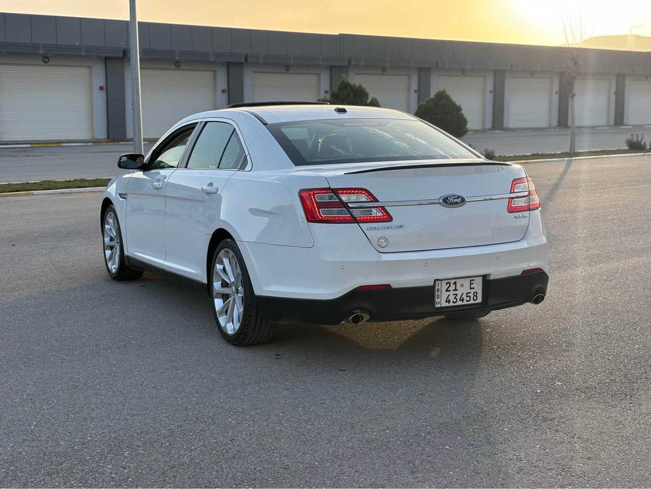 فۆرد تۆرۆس 2013 sel شەریکەی نیڤا سپی بەفری سلاید کوشن کارەبە شاشە گەورە تەبرید لەمس تابرید مەرکەزی شەخال تەحدید سورعە گێر و مەکینەی بە شەرت بەس بۆ واتەر پەمپ کراوەتەوە 103 هەزار کیلۆمەتر ڕۆشتوە تایەو ویلی 20 لە ژێرە تایەی تازە سەنەوی تازە تەقەو ڕەقەی نیە یەک پەڵە کارتی هەیە نرخی 131 مەجالێکی زۆۆر کەم 
*********** السليمانية, العراق
