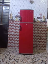 ثلاجة • نظيفة • شغالة