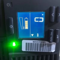 UPS  schneider 3000 VA ON LINE مناسب لحماية الاجهزة الطبيه لغاية ١٢ ام...