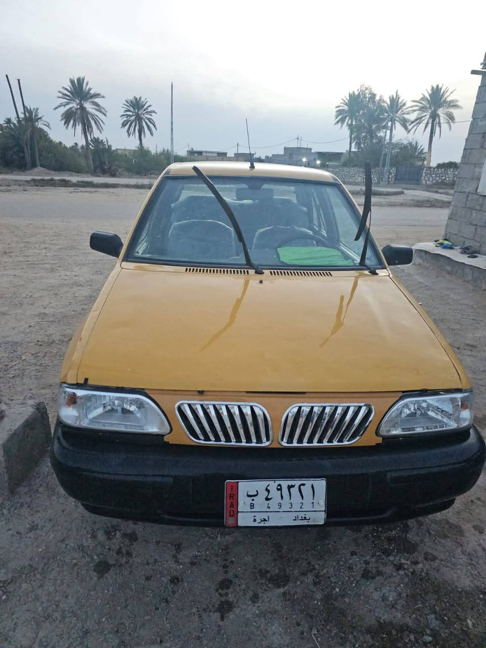 السلام عليكم سايبه مديل ١٢ رقم بغداد مصفره هيئه وغرامات تحويل مباشر جاهزه من تاير وحداديه ومكينه وكير ودوشمه عامه السياره ماناقصه اي شي التبريد نقص غاز فقط مكاني طويريج الخيرات *********** السعر ٢٦ وبيه مجال
