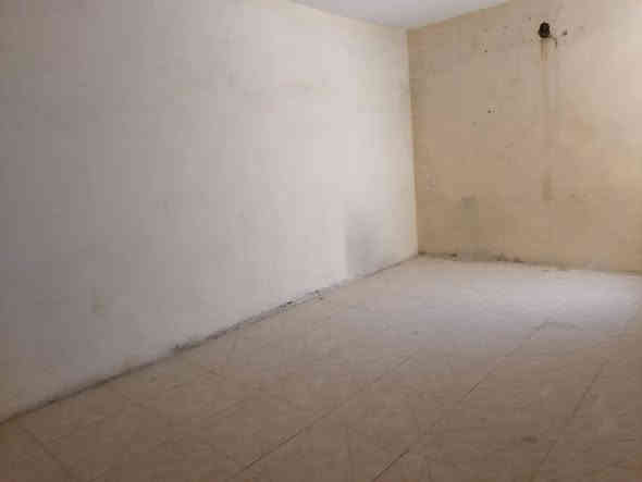 السلام عليكم دار زراعي للبيع مساحه 80متر معاملة تطويب
طابقين الطابق الاول كراج استقبال ومطبخ وصاله وغرفه نوم وخدمات الطابق الثاني غرفتين نوم الدار جاهزه لسكن وحاليا فارغ مكانه البلديات شارع المرور مقابل افران سنبله الخدمات الشارع مقرنص مجاري كهرباء  كامله للاستفسار هاتف ***********.  وتساب شغال
