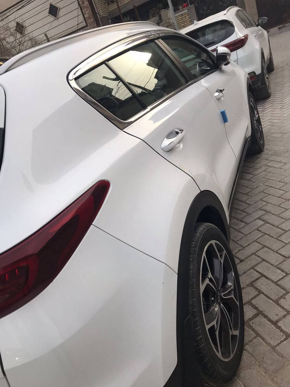 كيا سبورتج موديل ٢١ جيتي لاين بيه بارد بصيط والباقي مكفوله  ماشيه ٦٤ مكان السياره بغداد رقم الهاتف *********** السعر  ٢١٣ وبيه مجال بصيط
