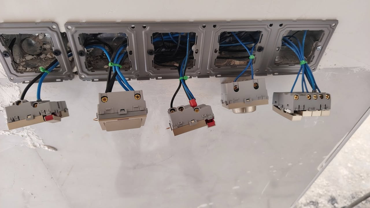 السلام عليكم كادر كهربائي
تئسيس سيمز بوري
بوردات afs
اسعرمناسبه
نعمل داخل كربلاء وخارج كربلاء
ورزق على الله
اتصال ***********
***********
