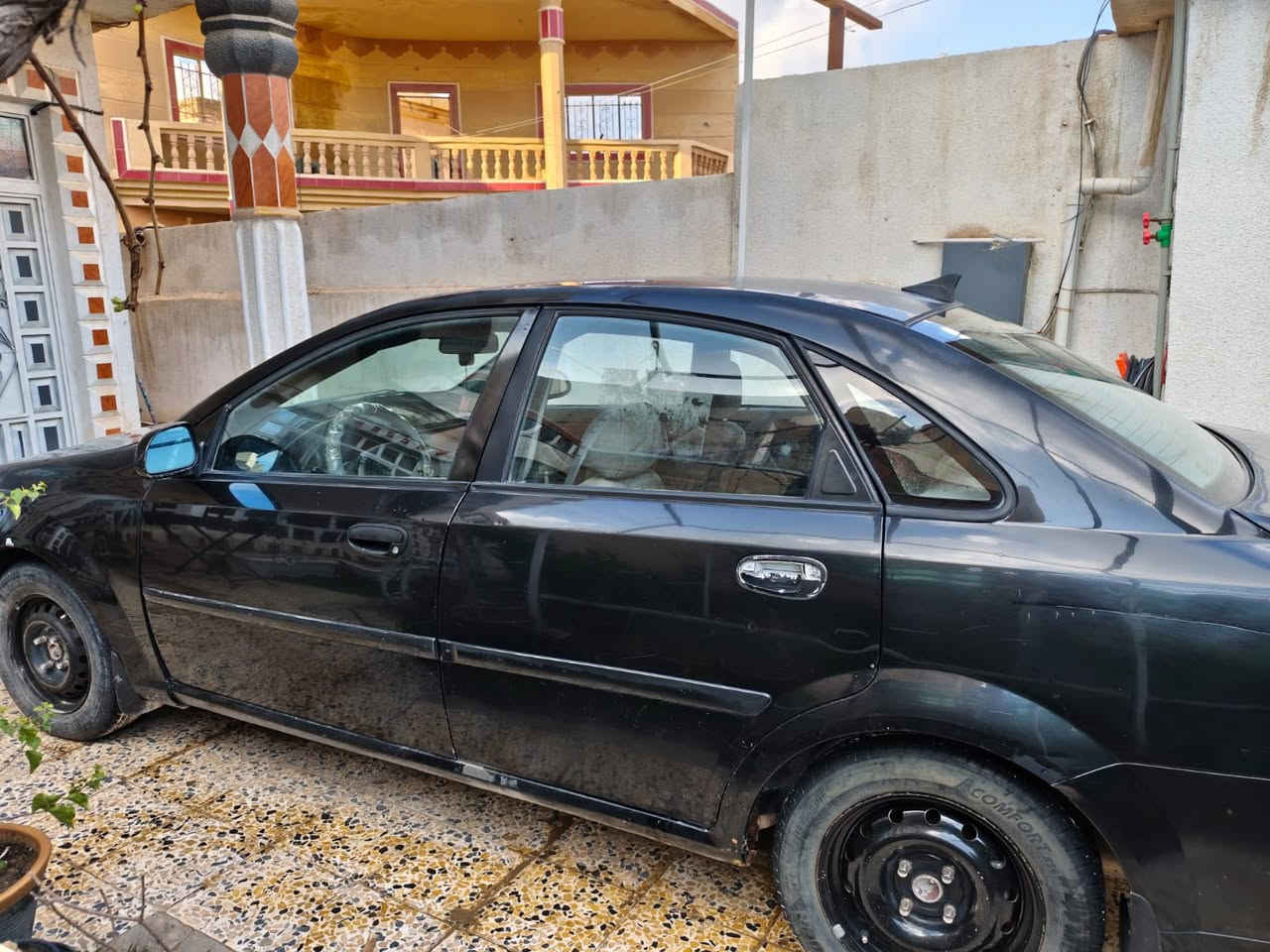 السلام عليكم
اوبترا موديل 2004 
رقم بغداد انكليزي مداور ثاني يوم 
السعر 52$ ومجال
مكاني تكريت 
***********
***********
