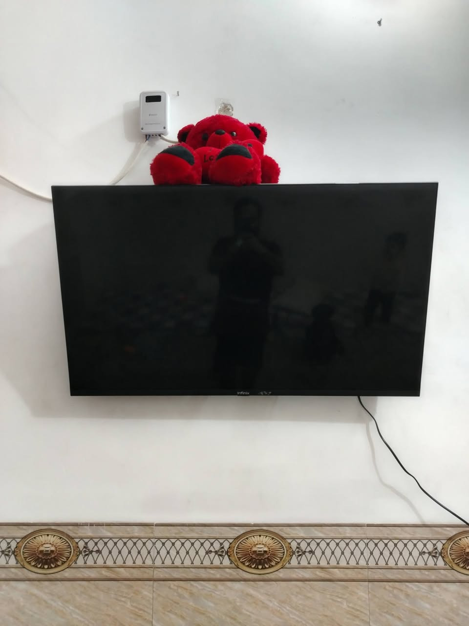 السلام عليكم اغراض للبيع عنوان كربلاء قرب مستشفى الاورام رقم الهاتف *********** ملاحظه شلعه واحده
