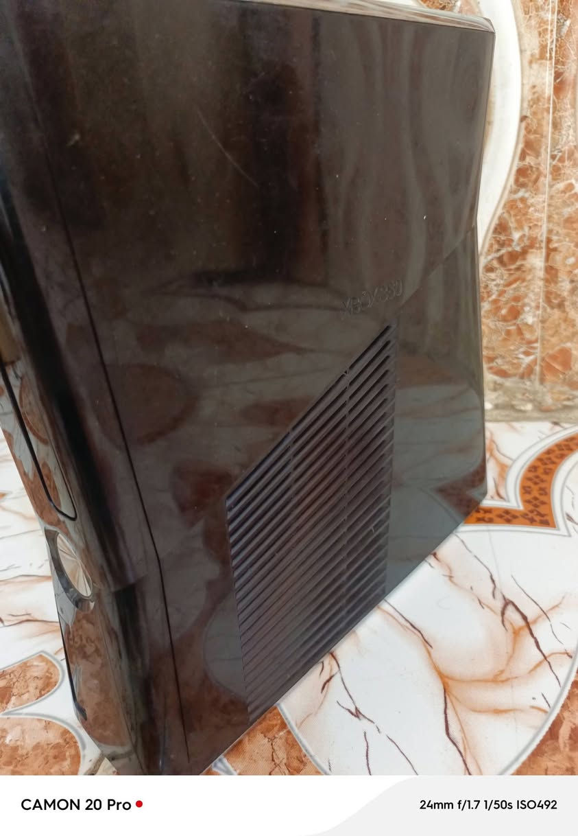 للبيع او مراوس شعندك نزل حتلو عطلان نزله  اكس بوكس 360مهكر ويه دبل جوستك ومحول اصليه وكامل ملحقاته جهاز شغال بي97لعبه سعر115وبي مجال بسيط عنوان ناصريه فضليه قرب مجمع سدرة منتهى رقم ***********
