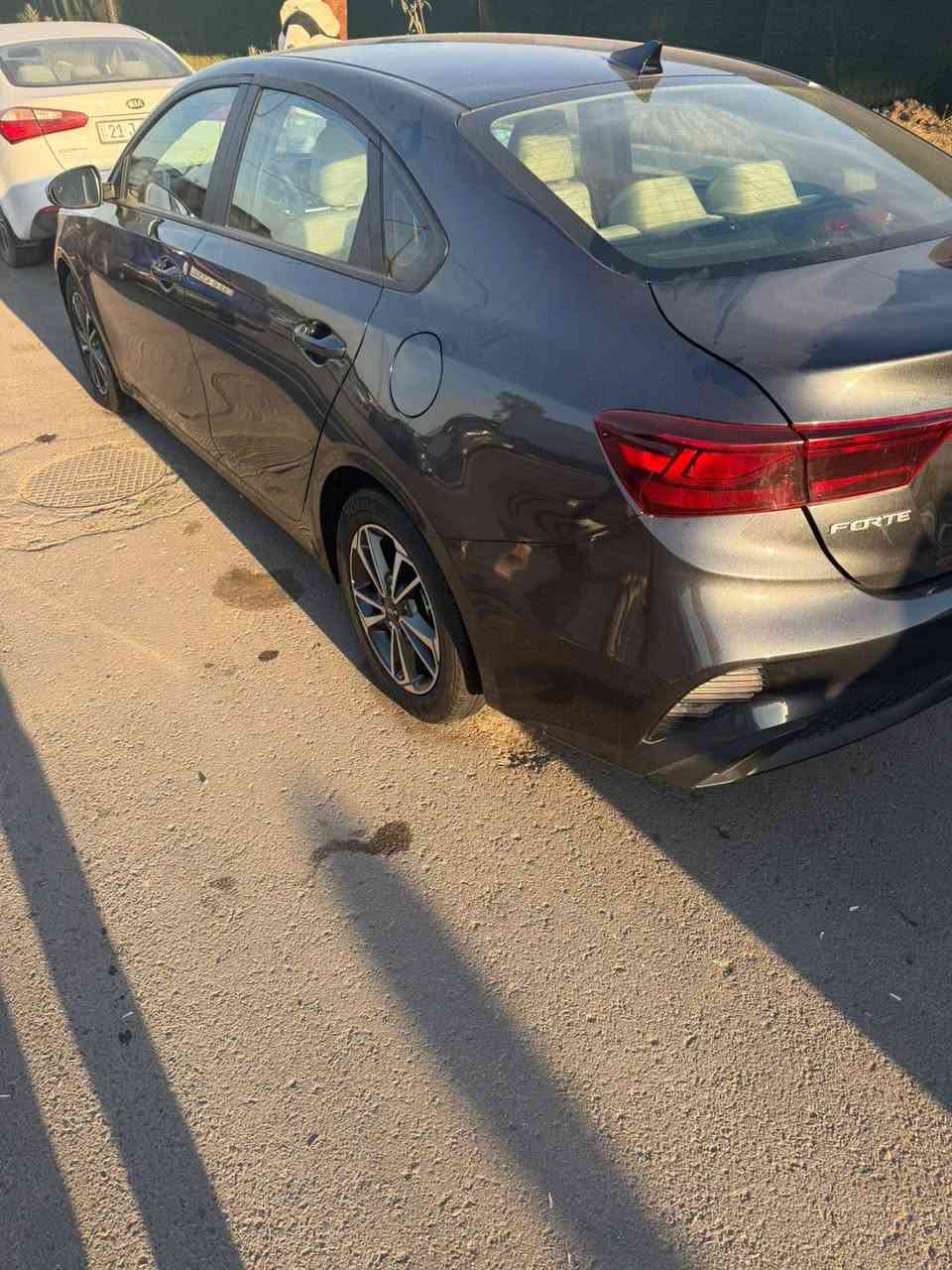 السلام عليكم كيه فورتي موديل ٢٣ وارد امريكي محرك ٢٠٠٠دوش المرغوب سياره جاهزه بدون رقم منفيس بسمي سياره ماشيه ٢٦ الف بوضع زيرو بيع مستعجل سعر ١٢٨ صور الحادث مرفوقه جاهزه معمره كبل ترقم عنوان بغداد لامين للاستفسار على رقم ***********
