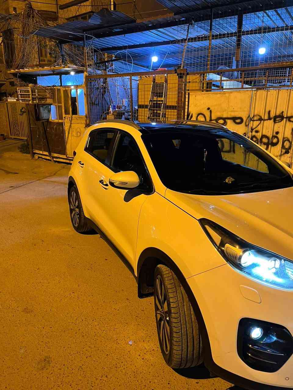 سلام عليكم
سبورتج خليجي ٢٠١٩ فول مواصفات بوضع الشركه 
ماشيه ٤٩ الف كيلو متر حقيقي
بيها جاملغ خلفي صبغ فقط قطعه وحده بس  بدون دواخل وموضح بالصور مصوفر
مواصفات بانوراما
كشنات ثنين كهرباء 
اوتو هولد 
هاند بريك بصمه
جنطه كهرباء
بصمه تشغيل وابواب 
وتشغيل عن بعد
كامره خلفيه
شاشه كبيره
سياره من دعاميه لدعاميه بدون اي نقص 
كير مكينه حداديه تبريد كلها كفالة بوضع لشركه
سعر السياره 187 ورقه وبيها مجال بسيط
***********
بغداد الكراده
