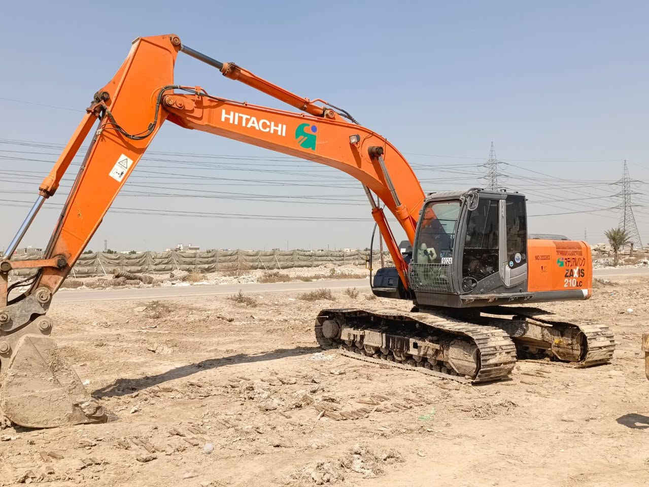 للبيع حفاره Z3 ياباني 210Lc
بلاديه المكينه كلشي ما مفتوح بيها رقم وسنويه 
للاستفسار الاتصال على الرقم ***********
