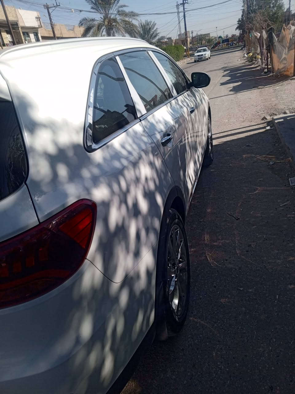 سلام عليكم
سياره للبيع 
كيا سورنتو موديل 2020
ماشيه 43كفاله عامه 
فول مواصفات (عدة بصمه)
سياره جديده سنويه جديدة 
مكاني بغداد الغزالية شارع المرور 
الاتصال ***********
