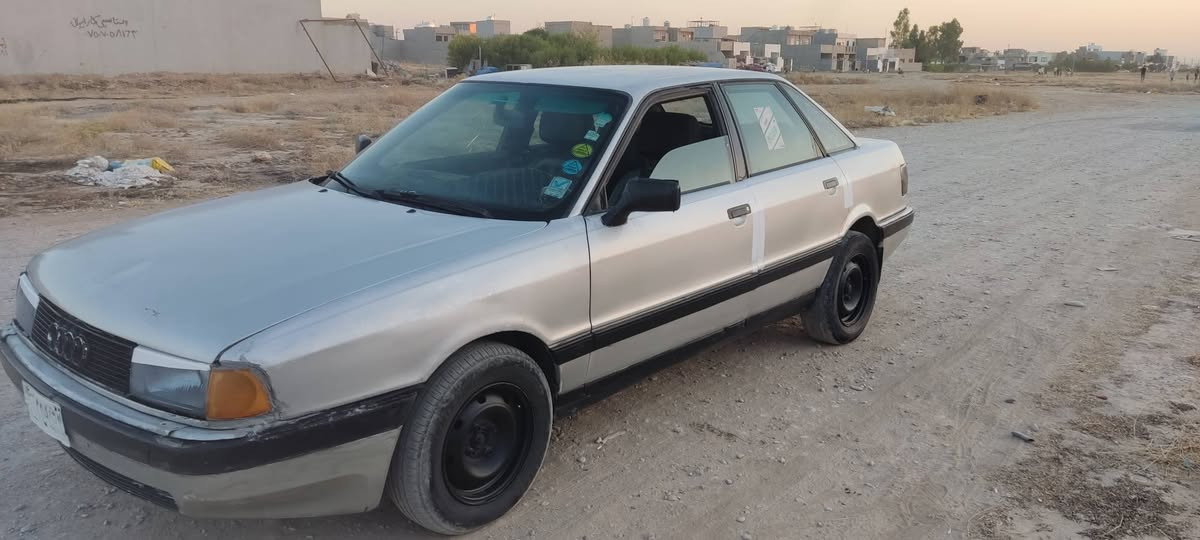 ئودي... نمونه ي جواني مؤديل91 ئارم پلاستيك سليماني ...هيج ليدراويكي نيه   پيشو پشتي كه پسه ... قه تره خايسي نيه سياريكه له سه ر ده قي خؤي ماوه... گيرو مه كينه ي به شه رتي 10 فيته...ر براوه وه رگه راو ليدراو به شه رت .. ته قه و ره قه ي به شه رت.. كاره باي به شه رت ئارم پلاستيك به شه رتي ئارموو ئه وليات هه موو گياني به شه رته..... نرخي 12 وه رقه و مه جاليكي برايانه ***********... ***********.... شوين هه ولير.... أربيل, العراق
