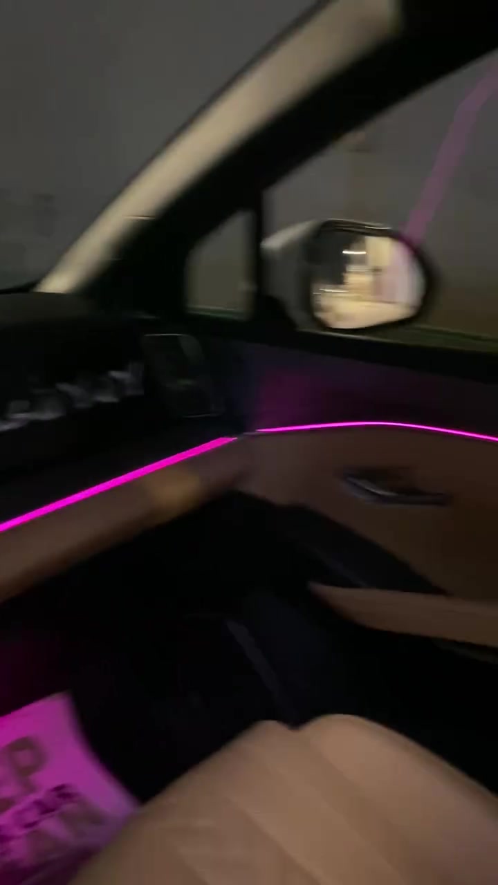 بي وادي 2025 سونك L الفول   الفول فئه الفلاكشب  كفاله عامه نسخة الحديثه بطاريه كبيره 120 كيلو بشحنه 
تفويله كامله تمشيك 1800 كيلو  سعه خزان الوقود 65 لتر 
سنويه باسمي  ومرقم بغداد   
عداد الكيلو متر / 8 الف كيلو 
المكينه BYD SONG L البانزين جنيتر 1500 Cc وضيفتها شحن البطاريه تعمل بنظام بلكن هايبرد نظام الحديث المتطور جدا واعتمادينا من نوع DMI ويعمل هل محرك ثلاثه انظمه الي هو بانزين + شاحن خارجي + شحن داخلي (ذاتي)
__ مدخلين للشاحن السياره البطيئ وسريع 

🛑 السعر سوي تعليق يصل مباشره 🤖 

عنوان /عويريج يم قوس بغداد 

رقم صاحب السيارة ‭***********‬

🛞 الأبعاد والوزن
 • الطول: 4,840 مم
 • العرض: 1,950 مم
 • الارتفاع: 1,560 مم
 • قاعدة العجلات: 2,930 مم
 • خلوص أرضي تقريباً: ~210 مم
 • الوزن: من 2,150 كيلو إلى ~2,385 كيلو . 

♨️مواصفات الداخل المقصورة ♨️

📍كراسي جلد  من نوع فاخر جوده من شركة BYD لون  القرميدي  + كرسين الاماميه كهرباء 
 
📍شاشه كبيره قلابه   + كار بلي + مرتبطه بذكاء اصطناعي  جدا متطوره وتحكم في جميع الاوامر المقصوره الخارجي والداخلي+ محدثه  اخر تحديث ومنزل جميع تطبيقات بداخل الشاشه + كيبورد عربي + ستلايت مفعل 

📍كامره  بالداخل المقصوره لمراقبه السايق كاميرا السايق الداخلية:
✔ تراقب التعب
✔ تمنع الحوادث
✔ تحذر إذا تشتت
✔ تساعد أنظمة الأمان
✔ تحلل العين والوجه بشكل لح 
تلقائيا السياره تعطي نظام فرامل الذكيه وتتوقف وتصدر انذار وتشغل الاشاير الاربعه 

📍تدفئه + تبريد المقاعد الاماميه   

📍تدفئه مقود 

📍صندوك كهرباء 

📍يدات الابواب كهرباء شفط او دفن  وتحكم فيها من داخل الشاشه 

‏📍 LED   للمصابيح الأمامية والخلفية. بشكل فاخر ومتطور لايت داينمك عالي ناصي اوتو 

📍اربع كامرات كامره الاماميه متحركه مثل العين بكامل 180 درجة 

📍اربع رادارات  وتحكم فيها غلق وتشغيل 

📍بنوراما 

📍داش كام تسجيل اربع كامرات 

📍اناره داخليه 24 لون  متغير حسب طلبك  وتفاعليه مع تبريد ومع نقط عمياء 

📍 نظام سستم  صوتي المميز من Dynaudio (أعلى جودة صوت).  

📍علامه BUD  الخلفيه ضوئيه  الخلفيه 

📍اوتو هولد  + هاندر بريك بصمه 

📍نظام مانع نحدار 

📍نظام مانع انزلاق 

📍بصمه + كارت + تشغيل عن بعد 

📍كيجات دجتل الفول اوبشن مستشعارات طريق تقراها بالكامل من  مرور سيارات امامي وجانبي 

📍تحكم ستيرن كامل فول اوبشن 

📍شحن لاسلكي للهاتف وتهويه الجهاز 

📍فل سستم ايرباك بداخل المقصوره عدد 12 

 📍 مري قابله لطي كهرباء  

📍اناره ترحيب تحت مراية  عند اقتراب كارت او بصمه

📍مقياس ظغط الاطار هواء + درجة حرارة داخل الاطار 

📍حساس امامي + حساس خلفي مع قياس cm الابعاد بداخل عرض الشاشه 

🥏السلامة وأنظمة المساعدة
 • نظام التحكم بالثبات (ESC) وABS.  

 • نظام كشف النقطة العمياء.  
 • وسائد هوائية متعددة ومساند أمان حديثة.  
 • مكابح طوارئ تلقائية (AEB) وACC (نظام تثبيت سرعة ذكي).  

 تحذير مغادرة المسار + مساعد البقاء داخل المسار.  

رقم صاحب السيارة ‭***********‬
