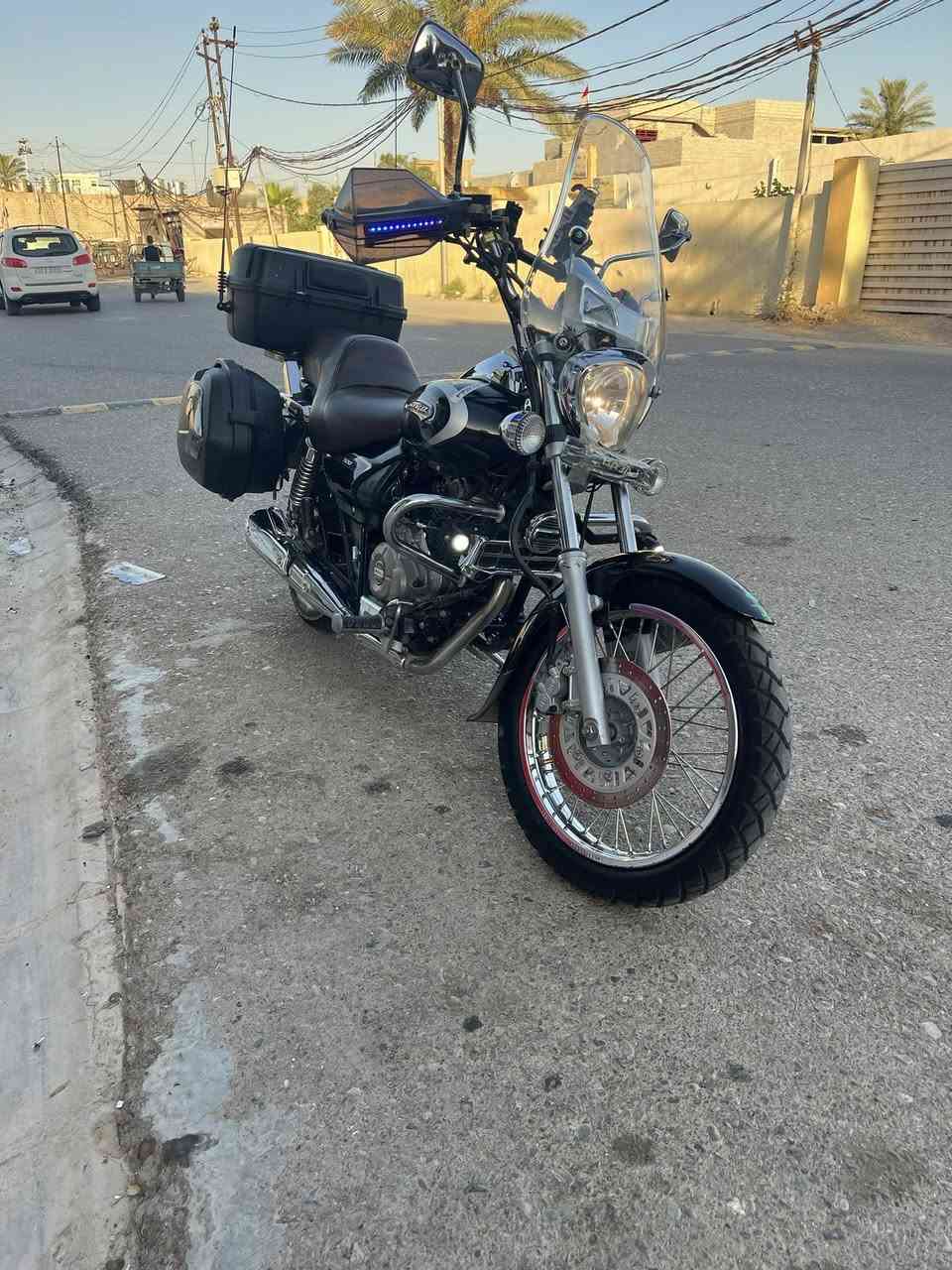 سلام عليكم
للبيع افنجر كروز صناعة هندي 
موديل 2019
رقم بغداد الجديد وباسمي تحويلك ثاني يوم 
حجم المحرك 220cc جديد شرط ولا برغي مفتوح 
الاضافات كشن سيباية جنط ثلاثي اصلي ويل خلفي 
ادامه عامة بلكات زنجيل اصلي جديد زوج تايرات جديد الدارجة احلة من صور وبدون اي نقص ترايك وين ميعجبك  
السعر 2500 مليونين ونص وبي مجال 
مكان الدراجة ديالى جلولاء 
للتواصل 
***********
