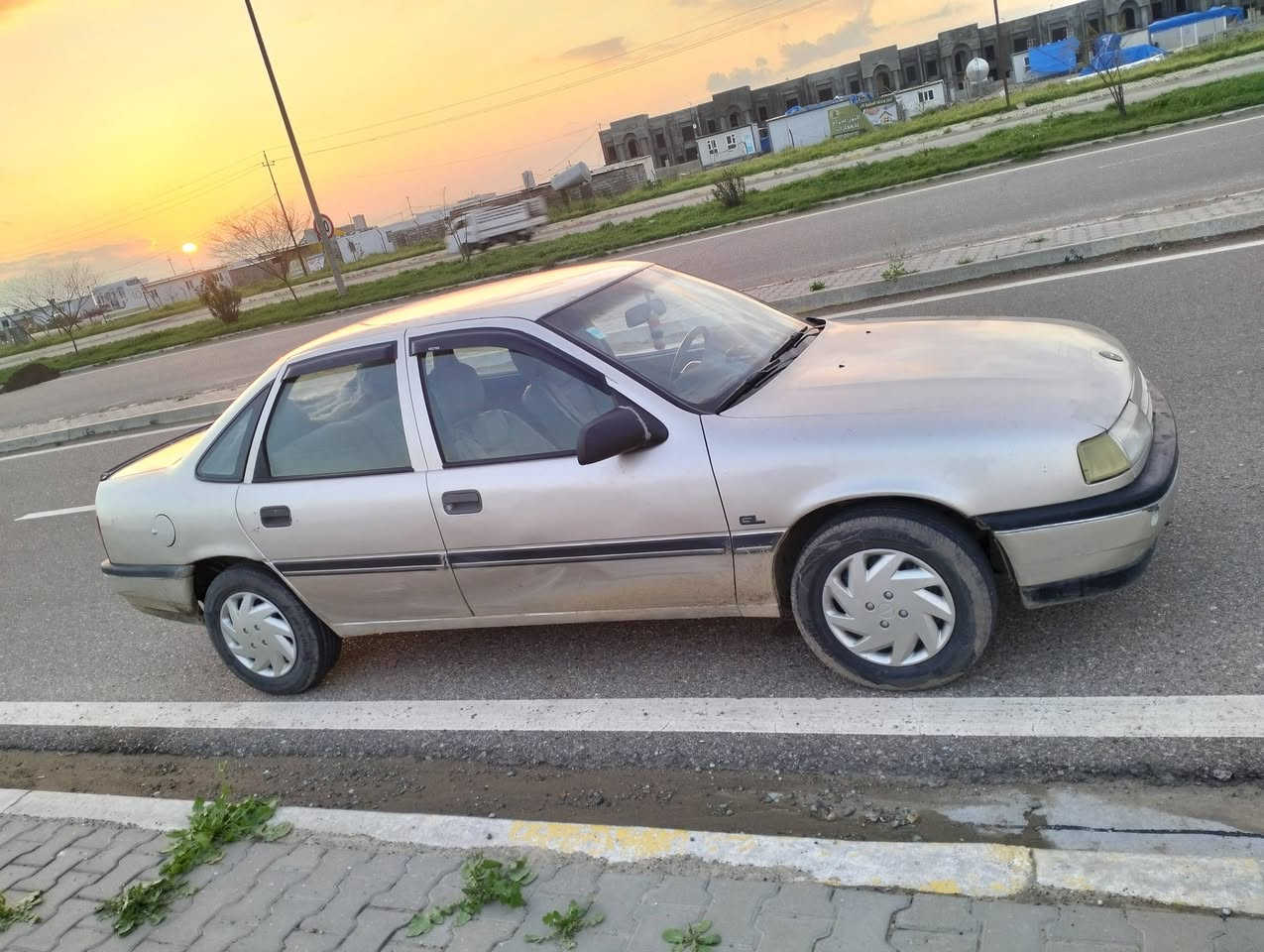 سلام عليكم 
سياره للبيع فكترا 20
سنويه 2029
صبغ جماليه 
موديل 1991
شرط تحويل 
سياره كله شرط رقم سليمانيه 
للاتصال فقط ***********
