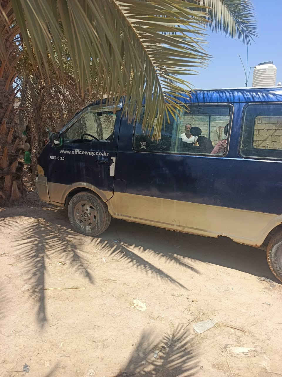سلام عليكم سيارة بريجو موديل 96 سيارة مصفره هيه ومرور رقم بصره انكليزي بسم نسيبي دوشمة جديدة سنويه لغايه 2028 مكاني نجف شارع المعمل سعره 52وبيه مجال***********
