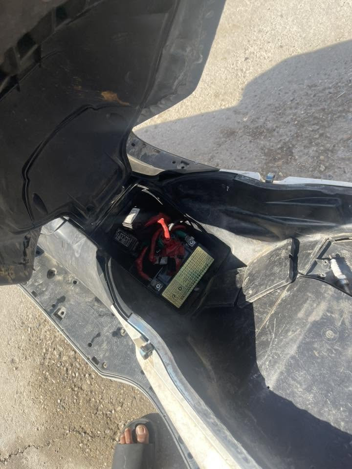 للبيع فورزا 09 🛵
النظافة والمحرك: الدراجة نظيفة كلش، المكينة مجفتة قبل شهر ومابيها أي نقص.. يعني شغل واطلع
 
 الكفرات مالتها شوية تعبانة (مثل ما واضح بالصور) بس تتنظف وتترتب ترجع جديدة
 الطوافة مال تانكي البانزين شوية تخربط.
 المكان: بغداد - حي الخضراء 📍
 السعر: 700 💵 ببه مجال
رقمي   *********** 📞
