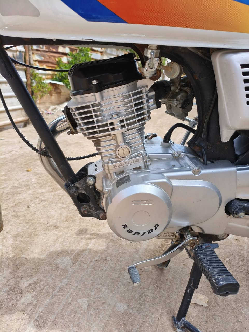 السلام عليكم شباب دراجه للبيع نضافه فول توه معمره المكينه رابيدو ام قبق الاسود 2026 بعدها على السحك صارلي 25 يوم شاد المكينه الأخوين مثل ما شوف شاصي نامه بلاد الضعيف دبلات جدد الموشراي لا يدخلي سعر 475 بيها مجال حك الجيه فقط عنواني التنومه رقمي *********** تحياتي للجميع
