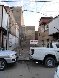 عليكم قطعت أرض مساحة 151متر واجهة 7متر و20سانتيم نزال 21متر موقع حي أل...