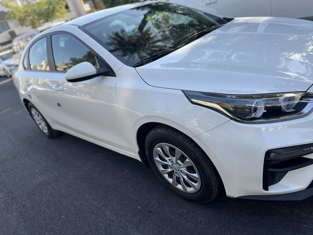 السلام عليكم …

سيراتو خليجي موديل 2021 رقم اربيل وكالة باسمي سيارة جديدة مال بيت استخدام شخصي فقط … 
ماشية 32 الف فقط 
محرك 1600
حساس خلفي
ابيض ثلجي
تحكم ستيرن 4 جهات
ويل كب 
ايرباك اربع جهات 
مكفولة عدا الدعامية الخلفية وطعجه بسيطة بالصندوك جوه الرقم بالضبط ضربني ابو دراجة كما موضح بالصور.. 
السعر 158 وبيه مجال بسيط..
للاتصال ***********
