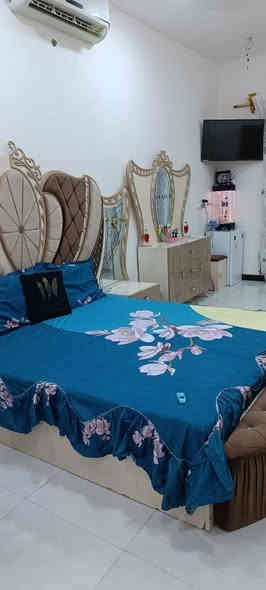 السلام عليكم غرفة تركية للبيع نضيفة جدا 8 قطع ب600 وبيها مجال العنوان ابو رمانة للاستفسار على الرقم ***********
