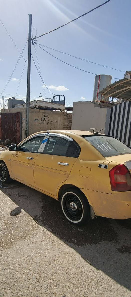 سلام وعليكم اكسنت دبدوب للبيع موديل 2008 
مكينه 1600 كير توماتيك والتفاصيل اكثر انتصل عل رقم ***********
