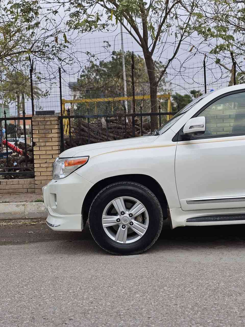 لانكروز بريم2015 أصلي فول لمواصفات للاخير ام الطفاية ماشيه ١٣٠km

شرط فيت بم مال لشركه بلكات الشركه وفحص وتأكد سيارة نضافه 99% كلشي ع بلاد صار ضربه بل بنيد وبدلنا شرط بلادي من تيوتا نفس السمك  السيارة شرط بسونار ميطلع بس اني ابيع فقط قطعه مبدله بلاد بنيد وصبغ بارد بجاملغ وصور لبنيد قبل الضربه بنشر بدون دواخل  تحويل مباشر مكاني ديالى سعرها ٣٧٧ ورقه قفل مكاني ديالى ***********
