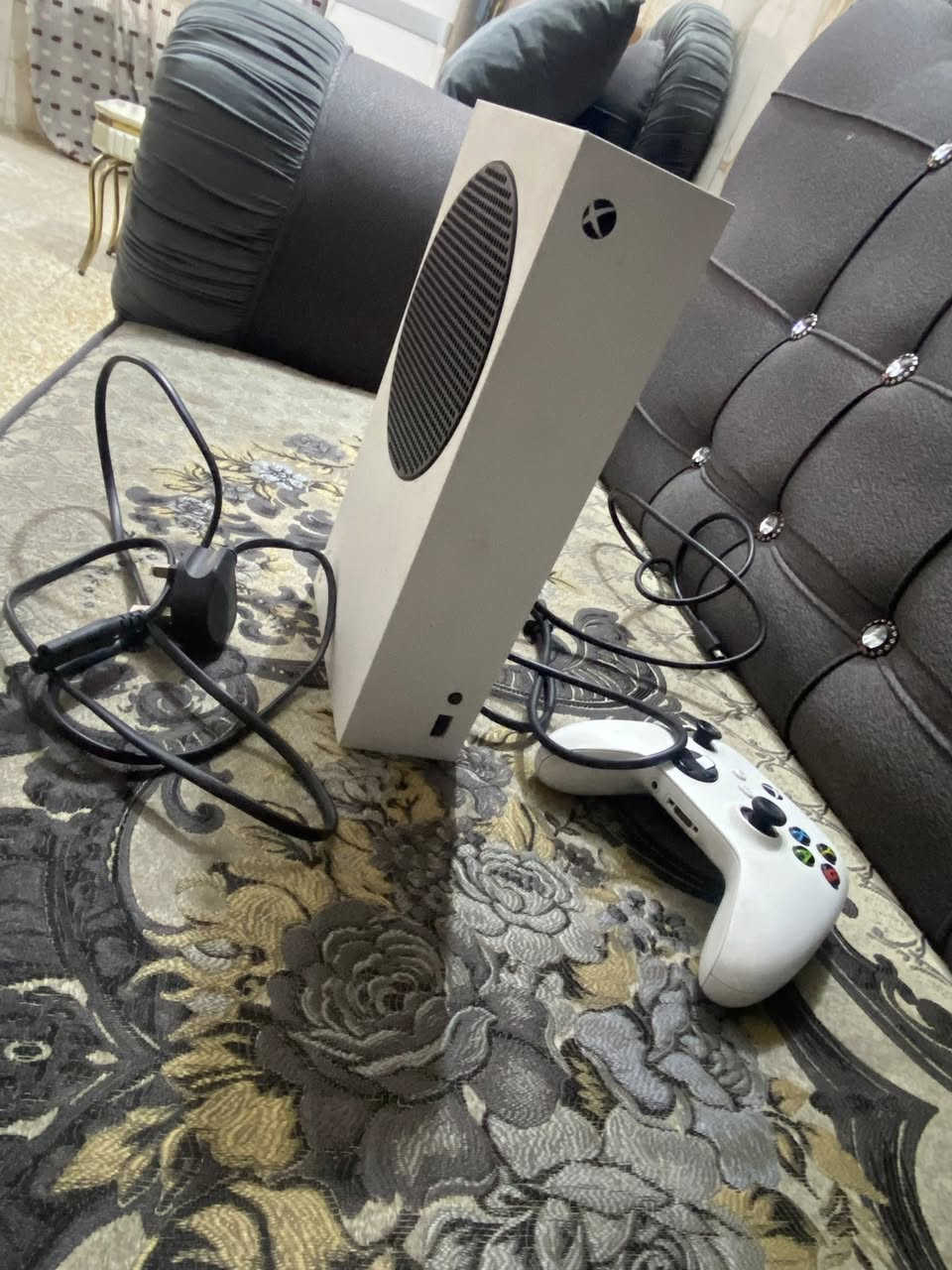 سلام عليكم شونكم بلي اللبيع البلي مستخدم ٣ شهر فقط البلي جديد  مسعجل عل البيعه سعره ٣٥٠ وبي مجال بصيط التصال ***********
