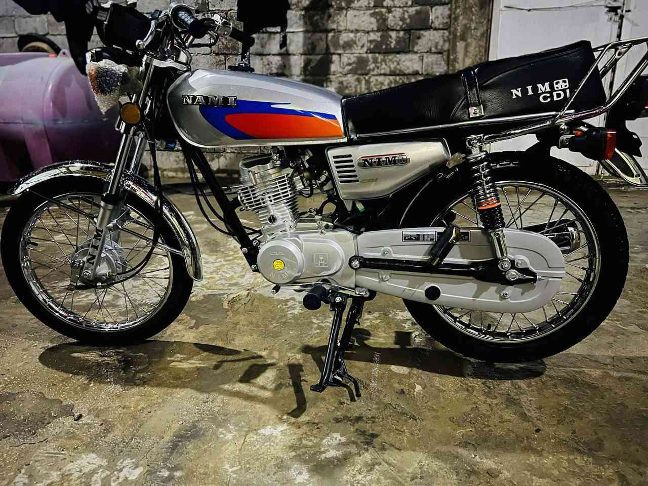 سلام عليكم نامه امتياز موديل ٢٥ صارله ٣ اشهر من طالعه من الوكيل ع ايدي وصل بسمي اوراق كامله الدراجه نقصه فقط صينيه مال الزنجيل السعر ب٦٥٠ وليه مجال قليل مكاني حله ابو غرق ***********
