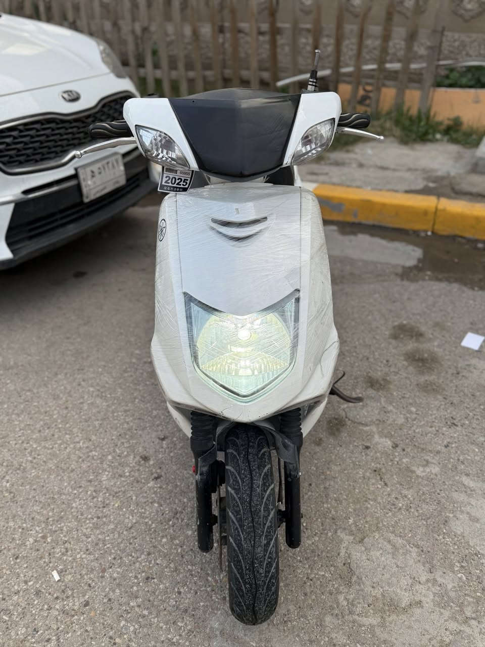 السلامُ عليكم
سكنس نثيه للبيع دراجه حلوه كلش نضيفه مكينتها حلوه كابريتر بلادي دراجه مملعوب بيها على وضع الرنبه كهربائياتها كلها شغاله شلعه معدل كلشي بيها مرتب لايت زنون لونين ابيض واصفر ابيع هيه وغراضها ( جادر + بم تاير + جفوف وقفل )  كفرها  الامامي بي فطرو والجاملع مكسور . الدراجه موجود منفسيها ومكاتبه 
سعرها 580 وبيها مجال 
عنواني بغداد الحريه او ساعة عدن 
رقم الهاتف : ***********
