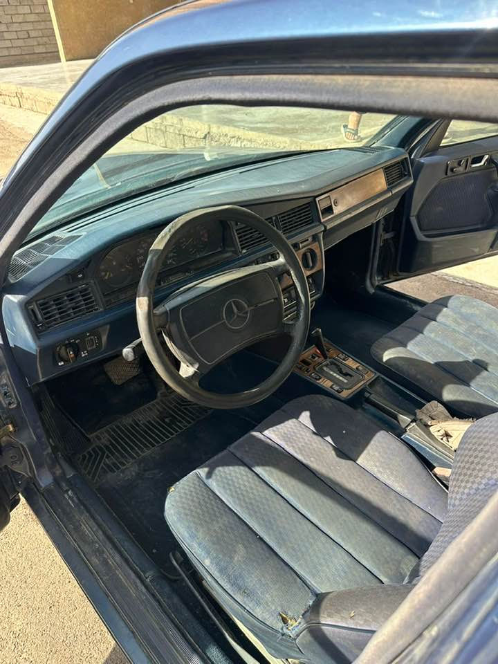 ١٩٠ للبيع السياره حلوه رقم الهاتف***********
