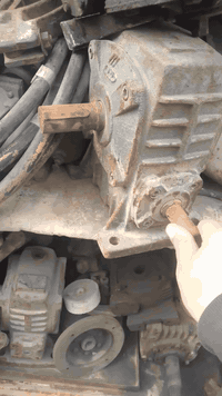 قطع غيار سيارات • للبيع