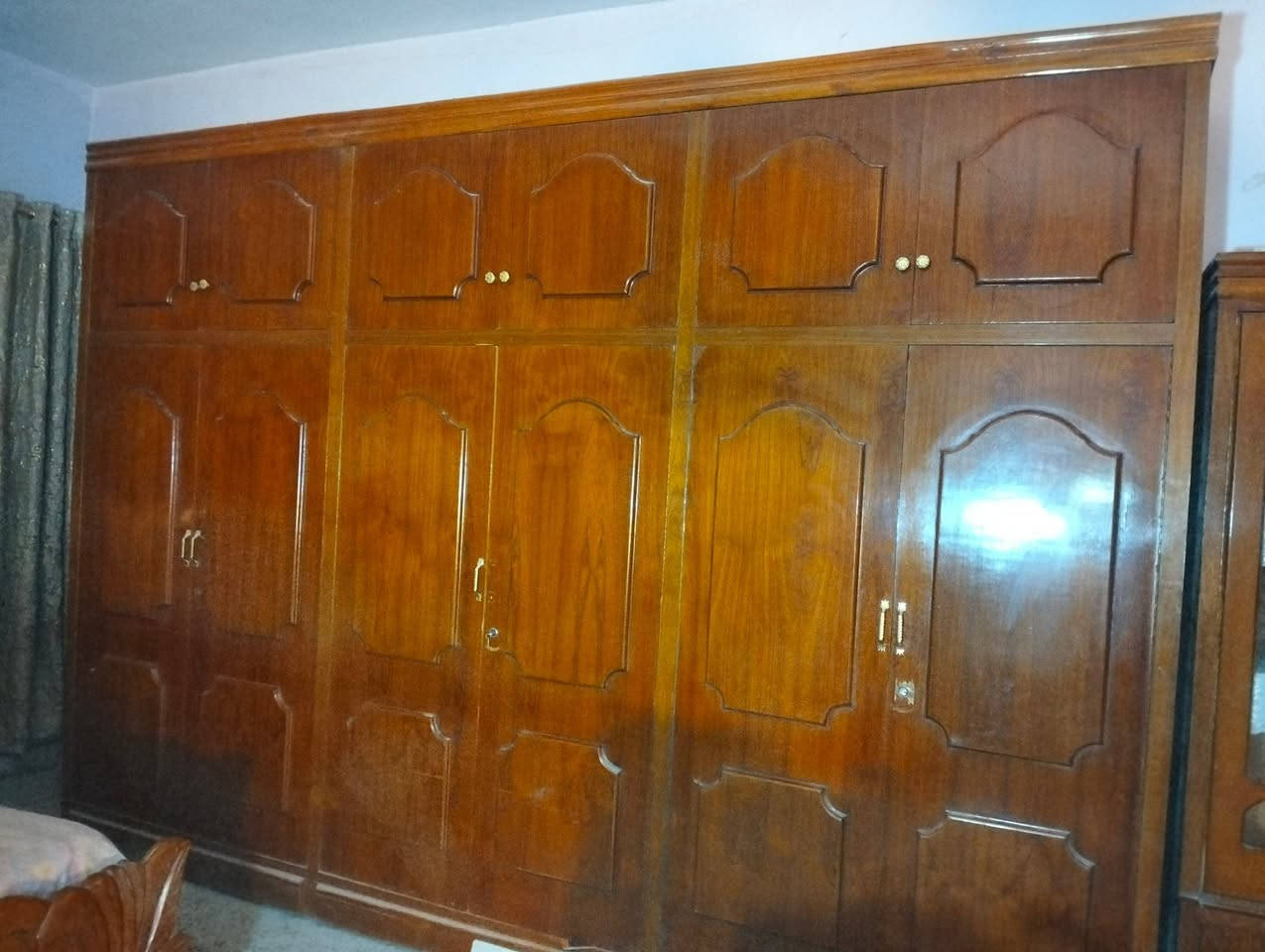 غرفة نوم عراقيه تزگام للبيع ناصريه مركز
***********
